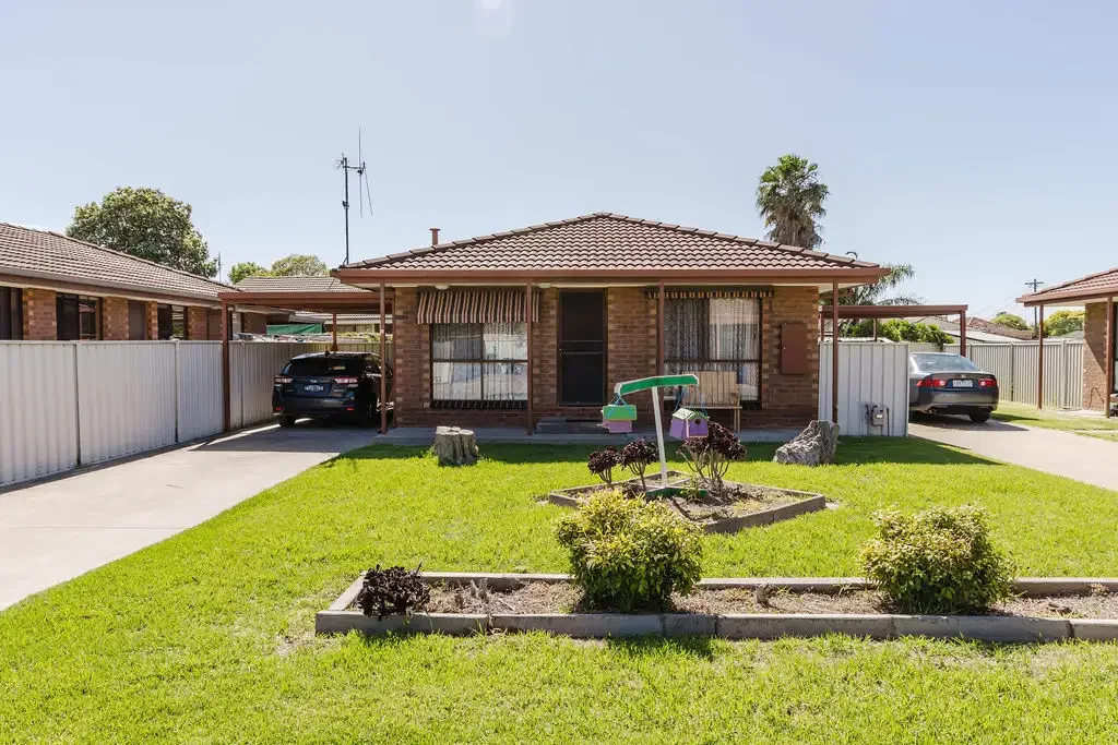 Shepparton 2બેડરૂમ Solid Brick Unit in Convenient South Location