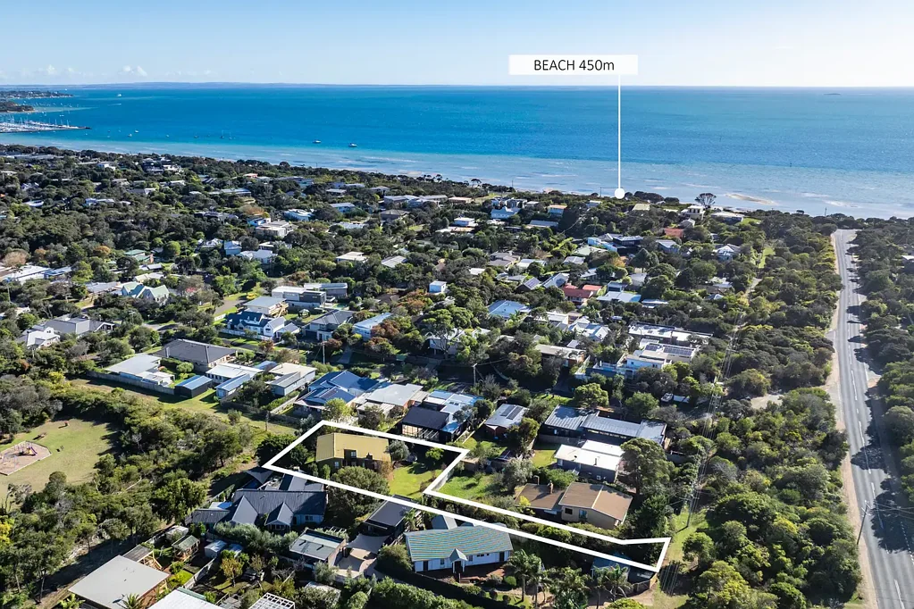 Blairgowrie 3ห้องนอน Extraordinary Potential - 450m to the beach