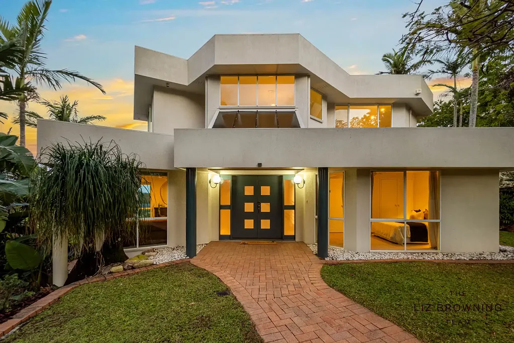 Chapel Hill 5બેડરૂમ Elevated Living with Stunning Mount Coot-tha Views