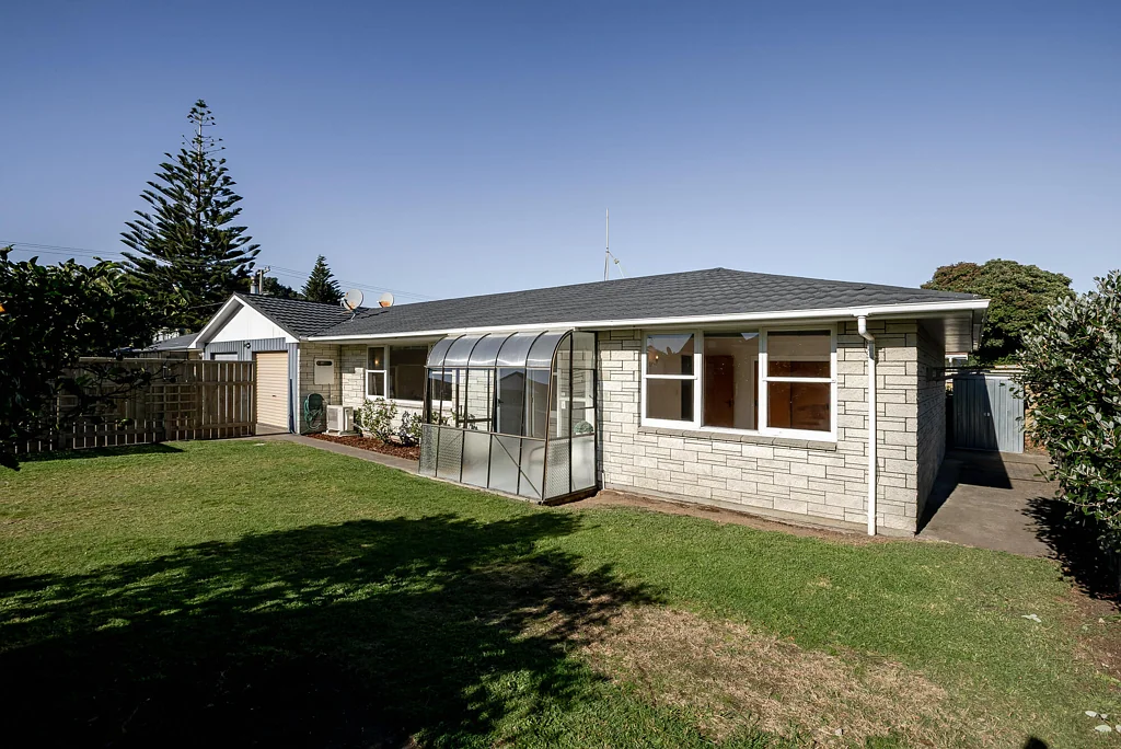 Paraparaumu Beach 2 Bedroom A Coastal Address to Call Home