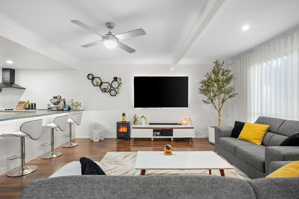 Oxenford 3Zimmer Beautifully Presented Family Haven With Scenic Hinterland Views!
