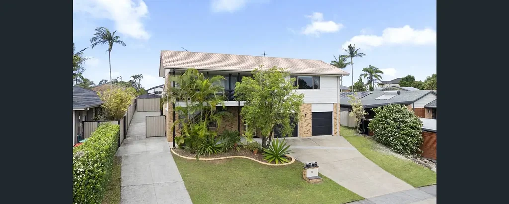 Carrara 5房  THREE HOMES IN ONE. ONE OF CARRARA'S RAREST BUYING OPPORTUNITIES.