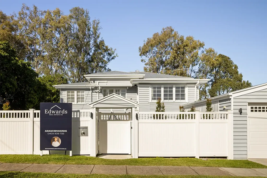 Moorooka 4 Bedroom PICTURESQUE PARKSIDE FAMILY HOME 0N 607SQM!