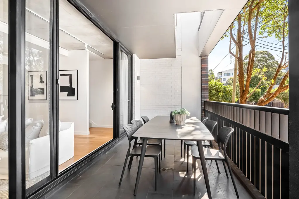 Waterloo 2 Bedroom Stylish Modern Split Level Residence Perfectly Located in Waterloo