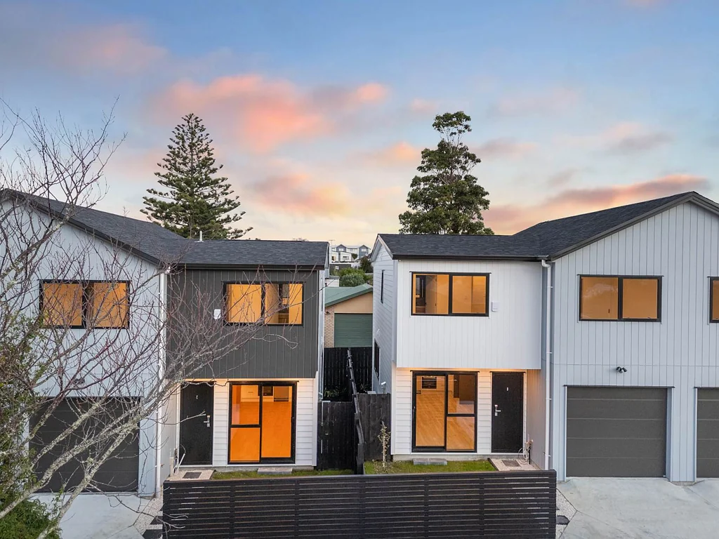 Te Atatu South 3房  3 Bedroom Duplex with Garage!