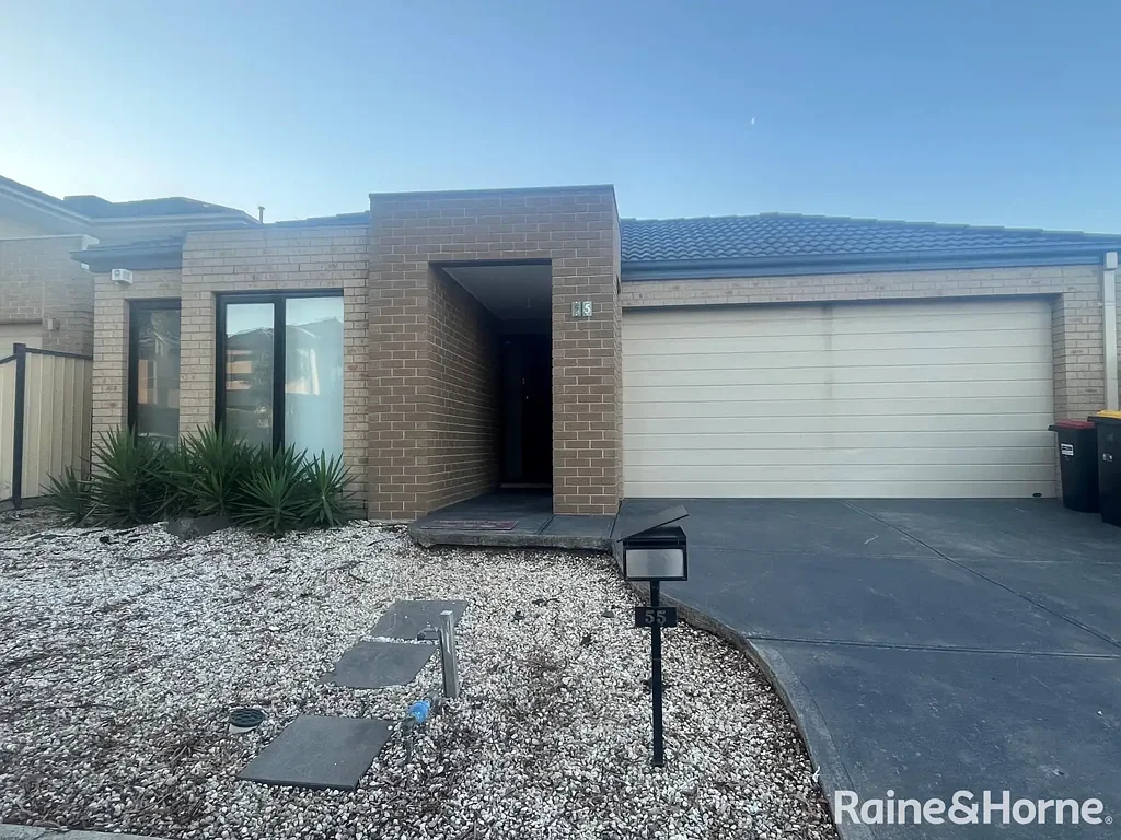 Modern 4 Bedroom Family Home!