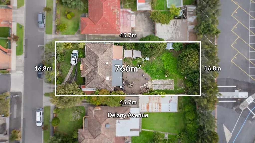 Burwood 3房 宽敞三卧住宅 768sqm土地 便捷Burwood区 靠近大学学校 交通便利 抛光木地板 大型后院 Walk to Deakin Uni, GRZ3 Perfect Rooming House Site.