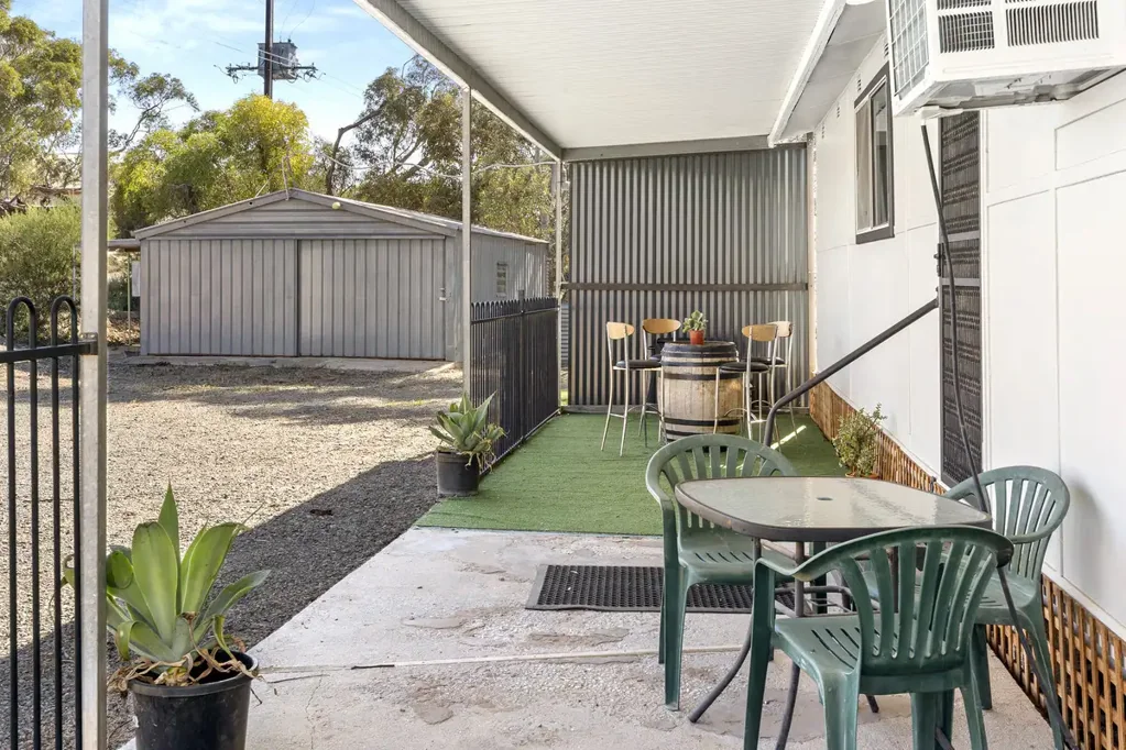 28 Acland Street, Blanchetown, SA 5357