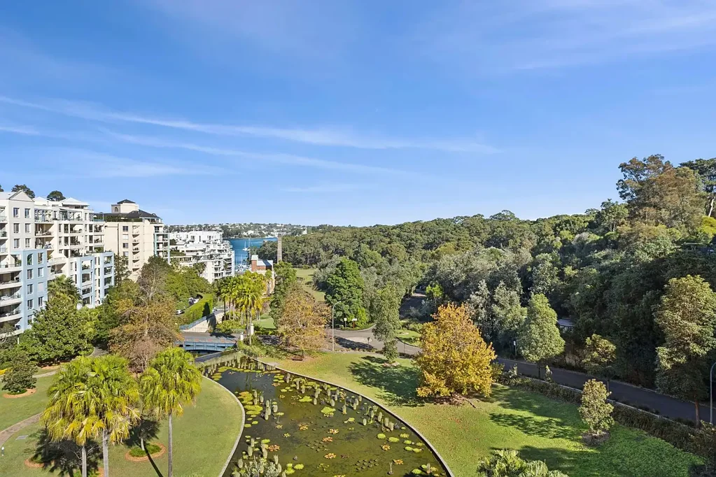 Wollstonecraft 2 Slaapkamer Resort-Style Living in 'Wondakiah' with Superb Proportions & Stunning Views