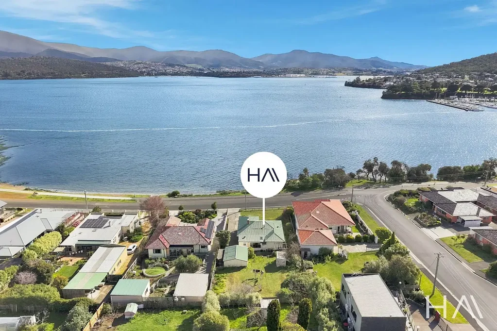 Rose Bay 3房  EXQUISITE WATERSIDE LOCATION WITH PENDING COUNCIL PLANNING APPROVAL FOR 2 LUXURY TOWNHOUSES