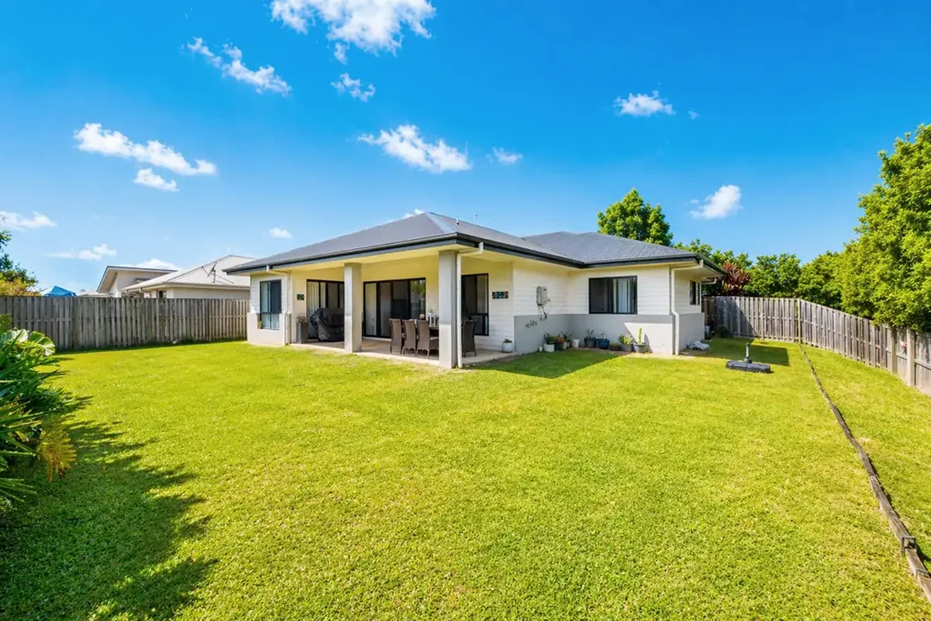 Coomera 4房  Light-Filled Family Living with Space to Entertain