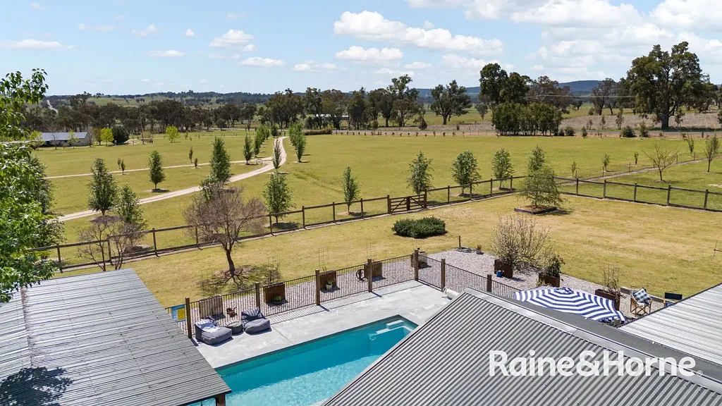 Mudgee 10ห้องนอน Stunning Lifestyle Estate with Exceptional Income Potential!