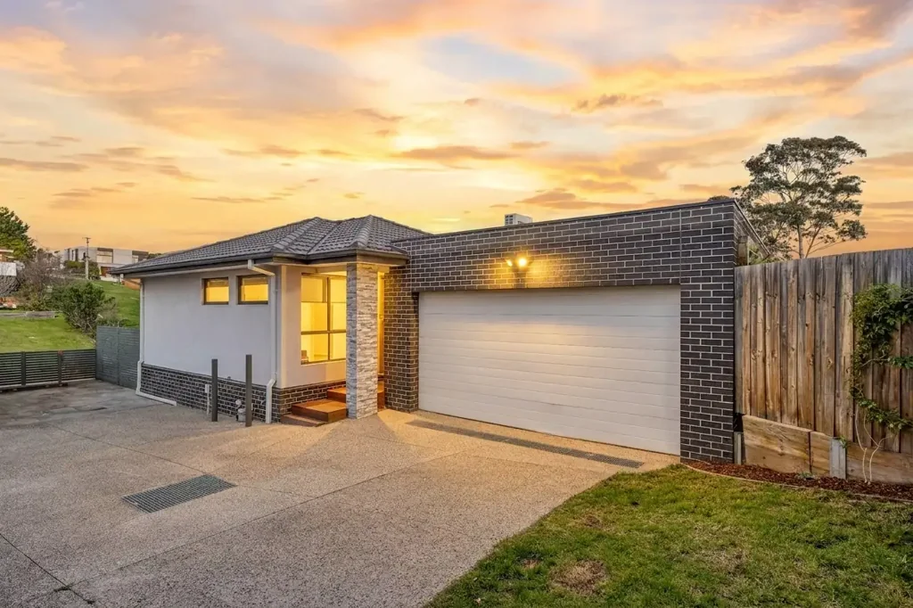 Niddrie 3房 现代舒适与宁静背景 Contemporary Comfort with a Peaceful Backdrop