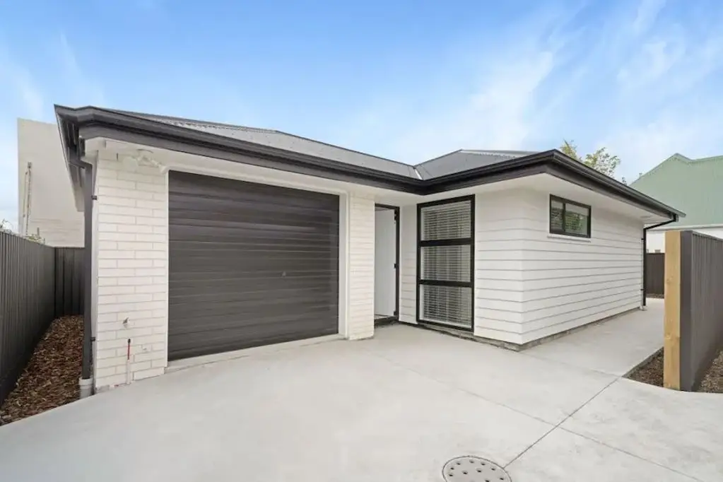 Near New Two bedroom unit