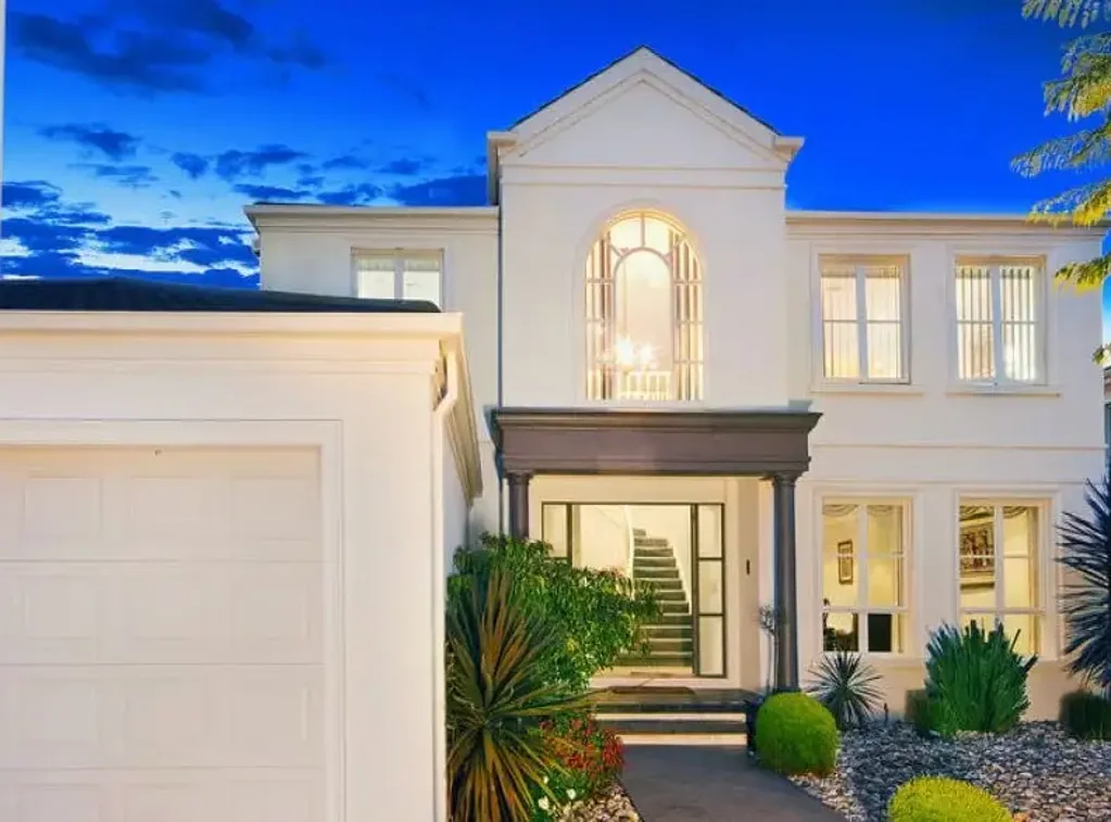 Fully Furnished 3-bedroom, Quiet House Super Spacious & Perfectly Located