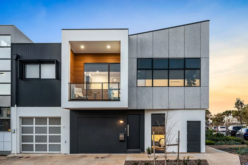 Tonsley 2 Bedroom Crisp, Feature-Packed Townhouse Captures Lifestyle Convenience in Spades.