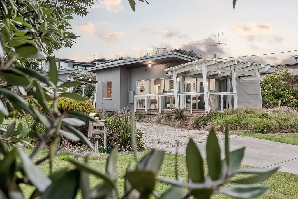 Apollo Bay 2房  Two Self Contained Units On One Title