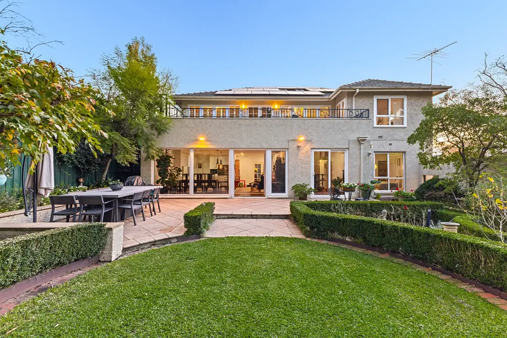 Deepdene 5 Slaapkamer Grand Charisma Beside Belmont Park