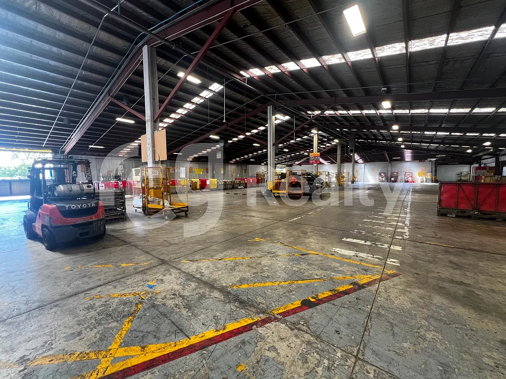 Morningside Morningside 2000sqm WH, minimal office + Yard