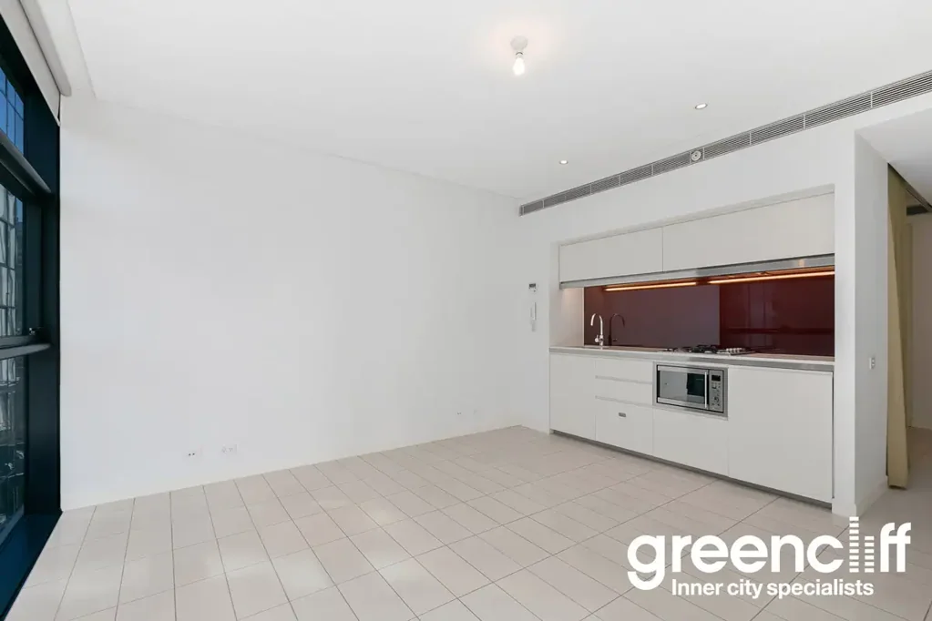 Modern Urban Living – Unfurnished Suite at Lumiere Residences