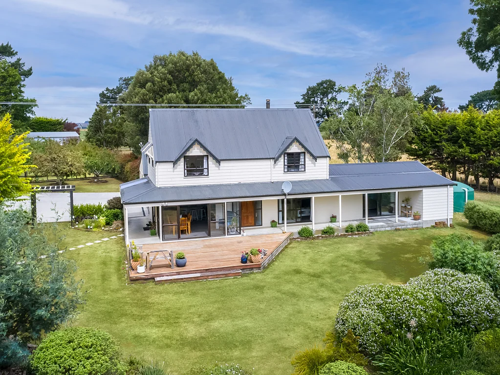 Masterton 4部屋 Lifestyle family home with breathtaking views!