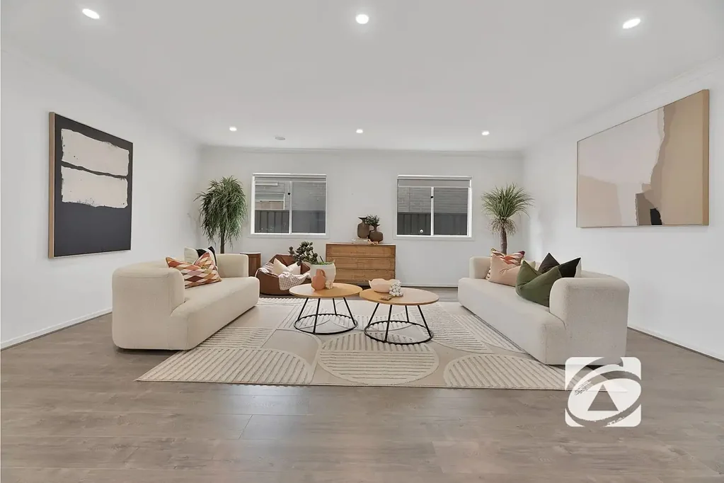 38 Carnelian Circuit, Clyde North, VIC 3978