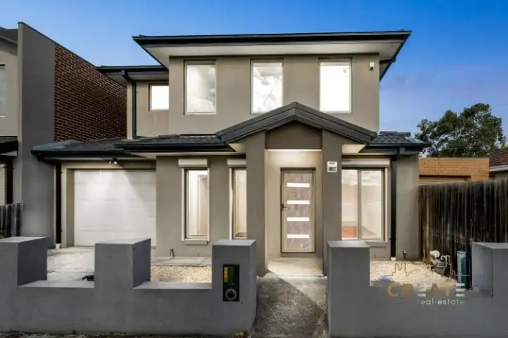 STYLISH TOWNHOUSE AT 41B WHITESIDES AVENUE, SUNSHINE WEST