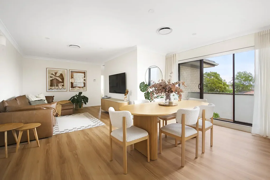 Marrickville 3Kwarto Impressive Renovated Residence in a Prime Marrickville Setting
