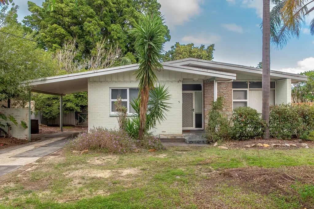 5 Kathleen Close, Maida Vale, WA 6057