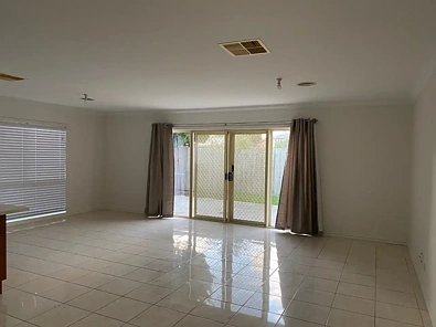 33 Retford Close, Werribee, VIC 3030, 3 Bedrooms, 2 Bathrooms, House