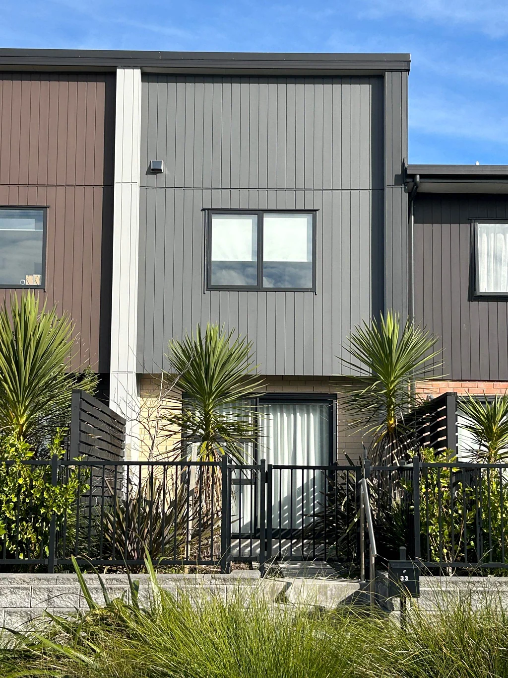 Sunny 2 Bedroom Townhouse