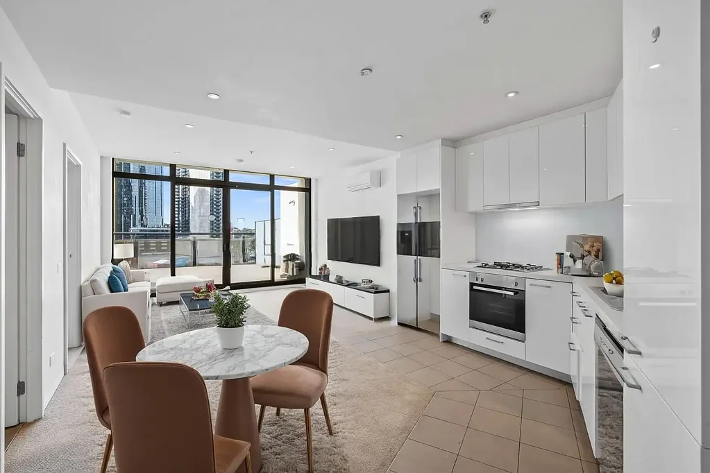HUGE Terrace @ Bank Apartments