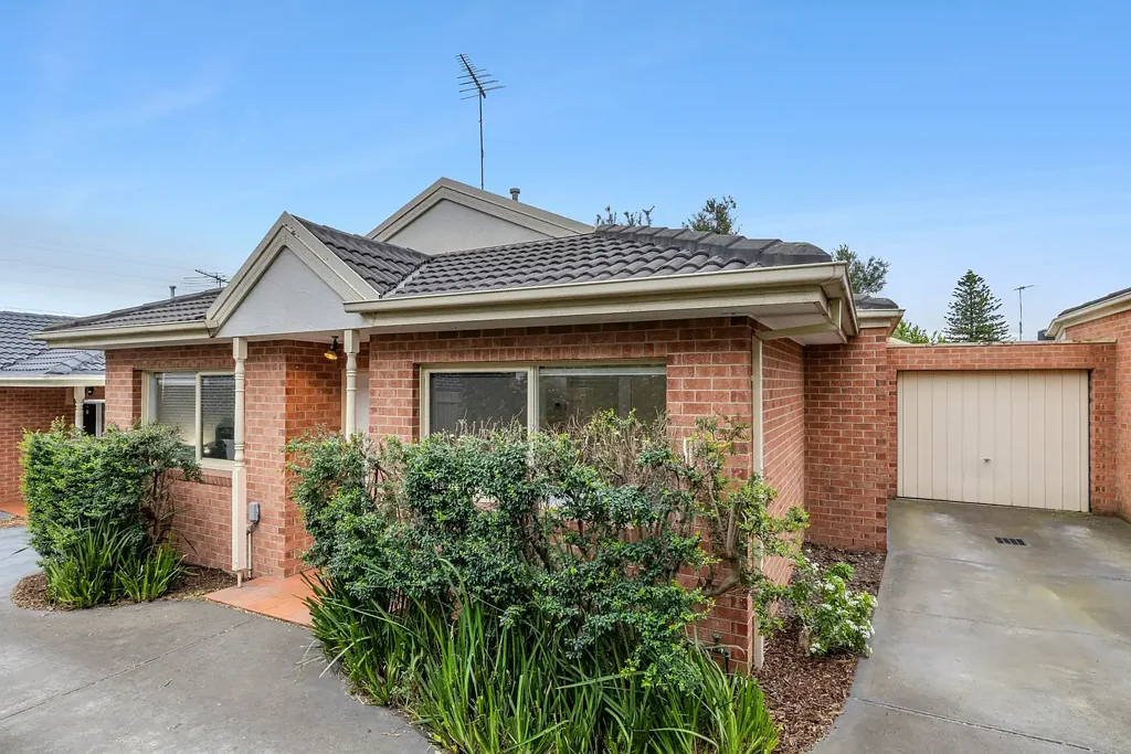 2/8 Westbrook Street, Chadstone, VIC 3148