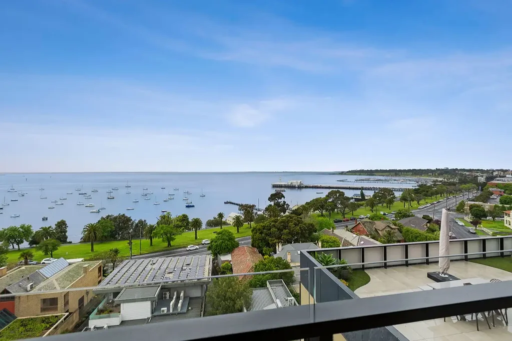 Luxurious waterfront living