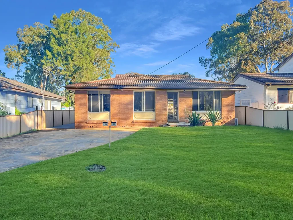 3 Bedroom Home in Prime Charmhaven Location!