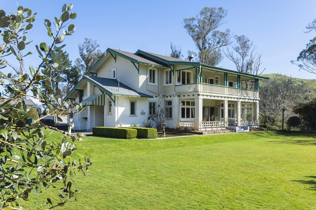 Tiniroto  Country character – space & endless possibility
