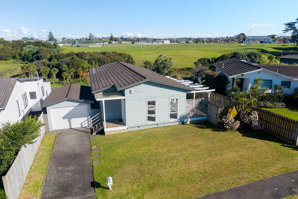 Highland Park 3房  Peaceful Reserve Living – Move In Ready!