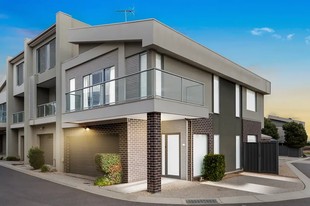 17/69-77 Lancefield Drive, Caroline Springs, VIC 3023