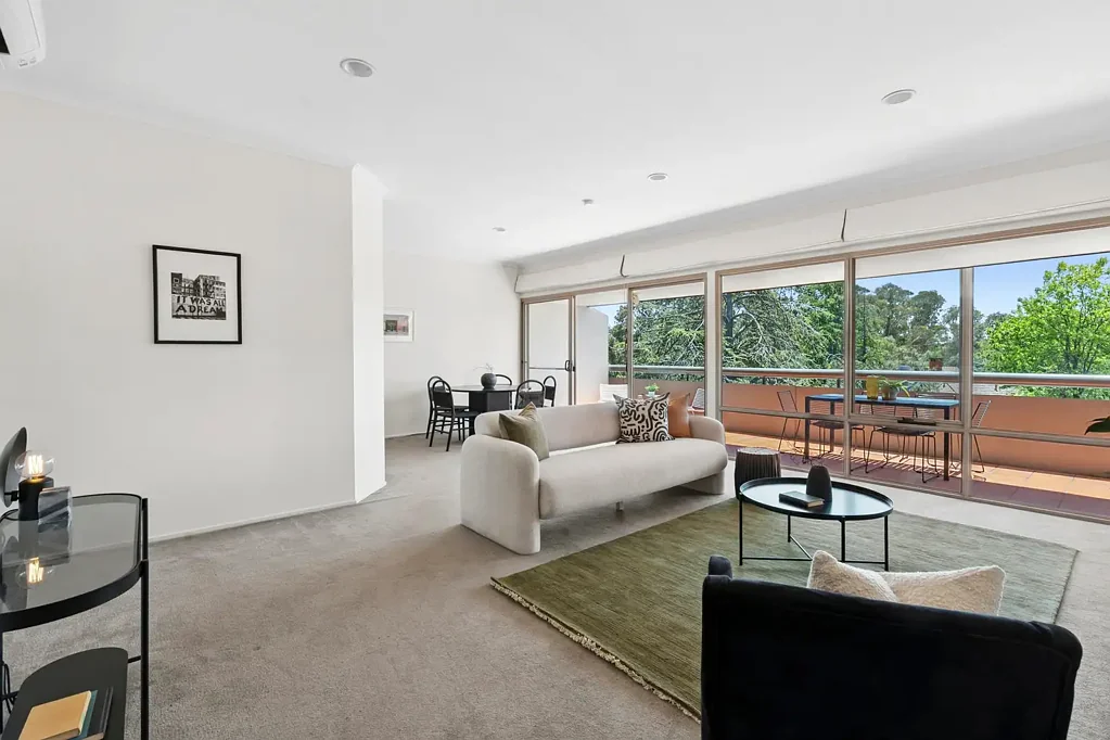 Griffith 2침실 Top Floor & North Facing