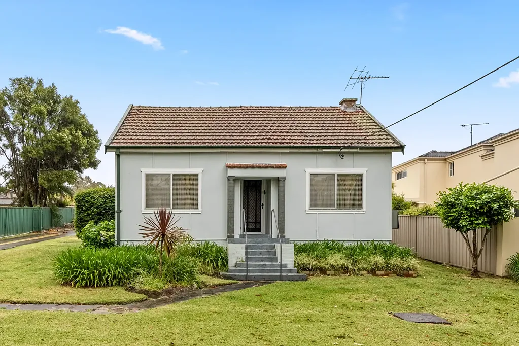 Sutherland 3Habitaciones Single-Level Home with Endless Potential