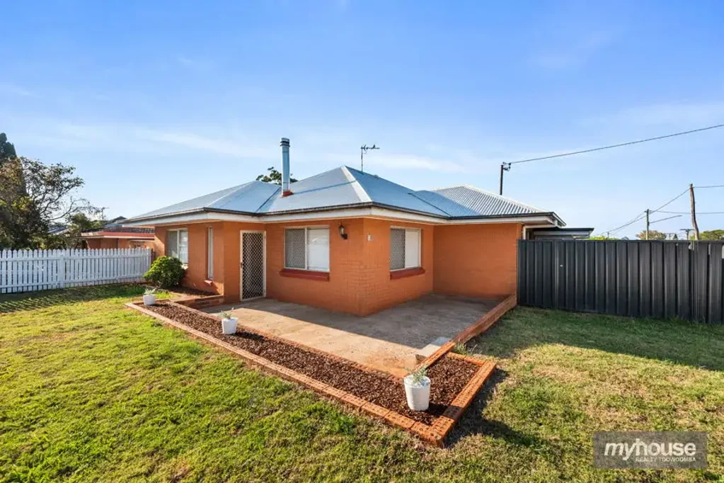 17 Berry Street, Wilsonton, QLD 4350