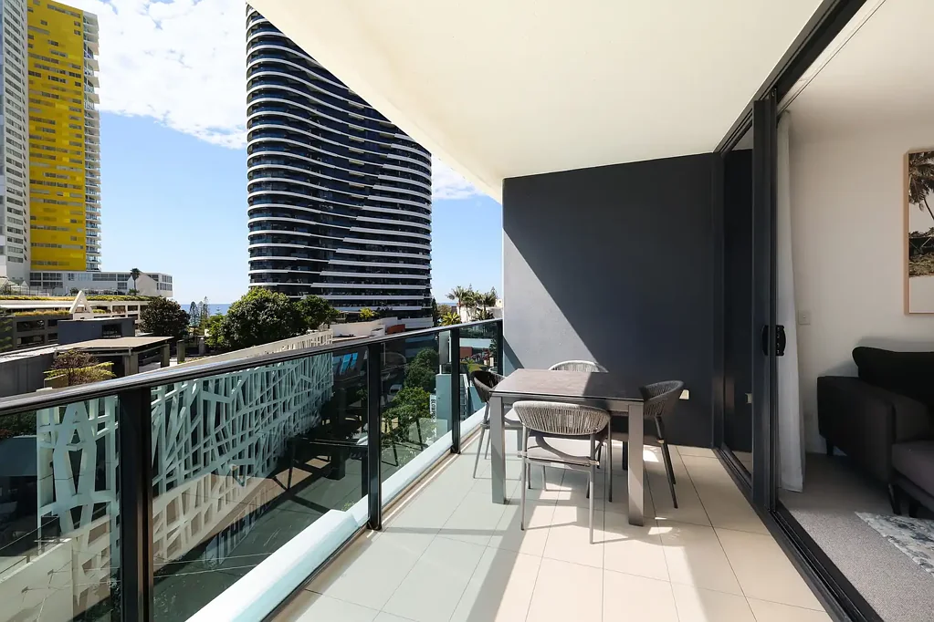 Broadbeach 1房  Elevated Ease: Fully Furnished Luxury in the Heart of Broadbeach