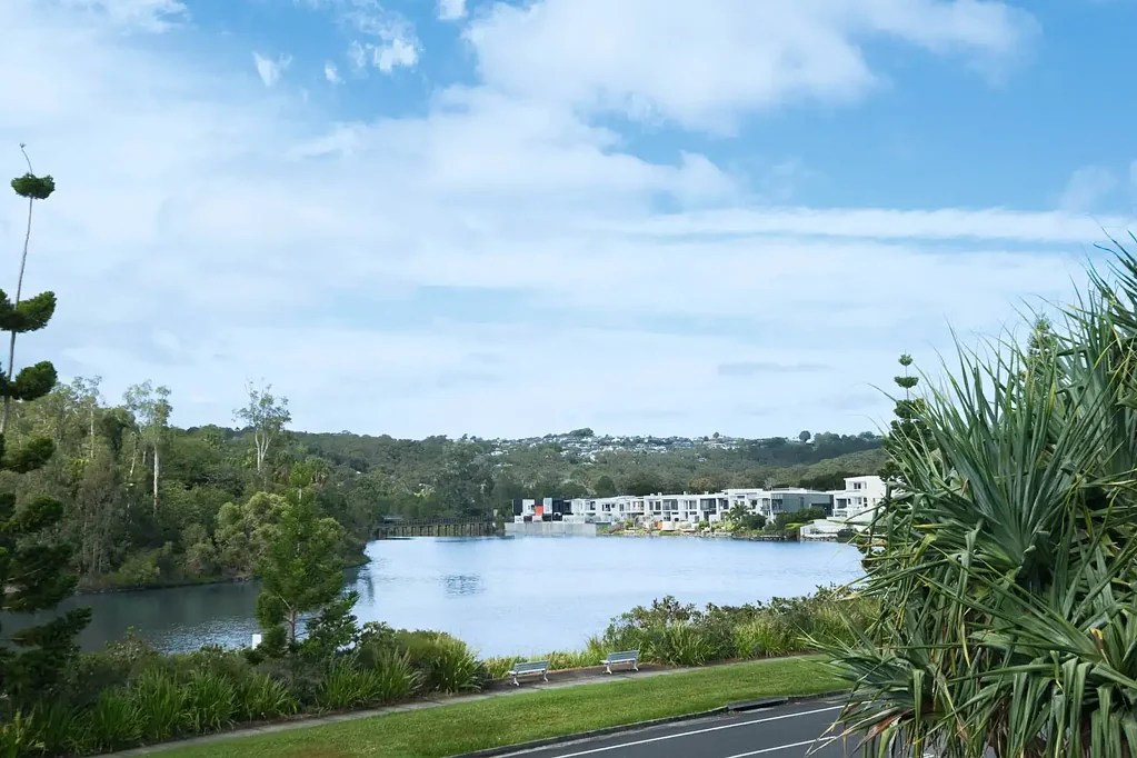 Maroochydore 3房  Upstairs Retreat, Water Views & Easy Walk to the Shops