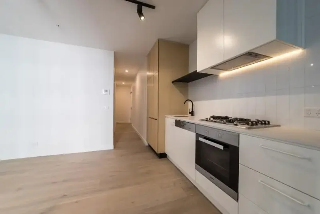Large one bed in Southbank