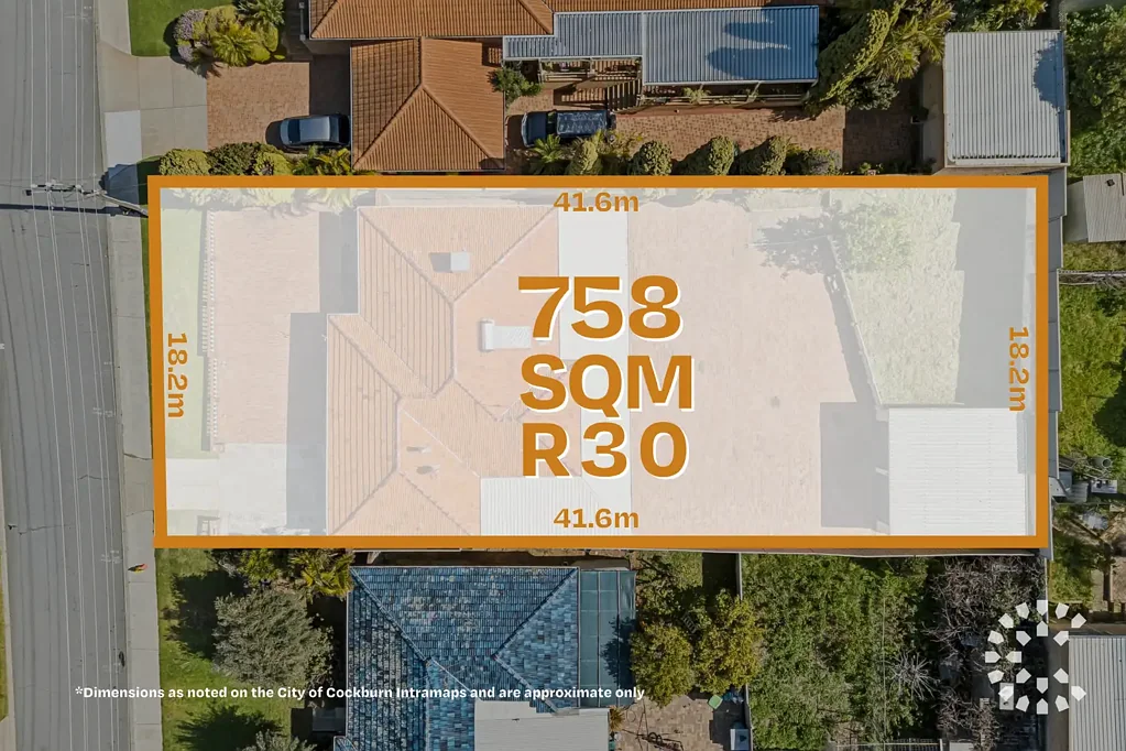 Hamilton Hill 3房  One Owner. 758sqm Zoned R30. A Future Full of Possibility.
