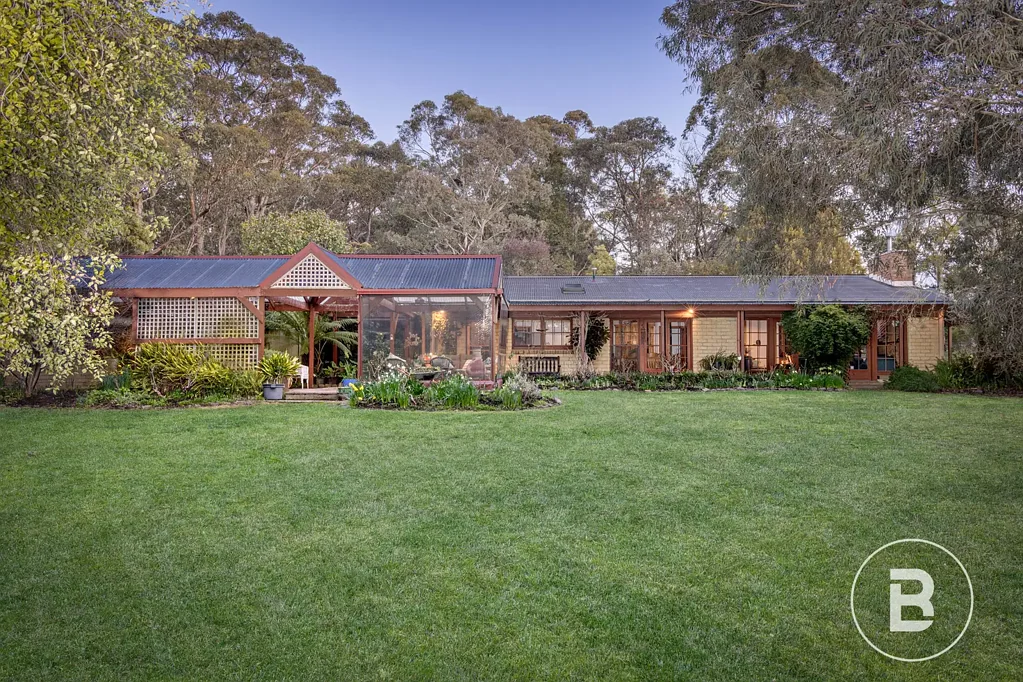 Ross Creek 3कमरा PEACEFUL COUNTRY LIVING OPPOSITE THE STATE FOREST.