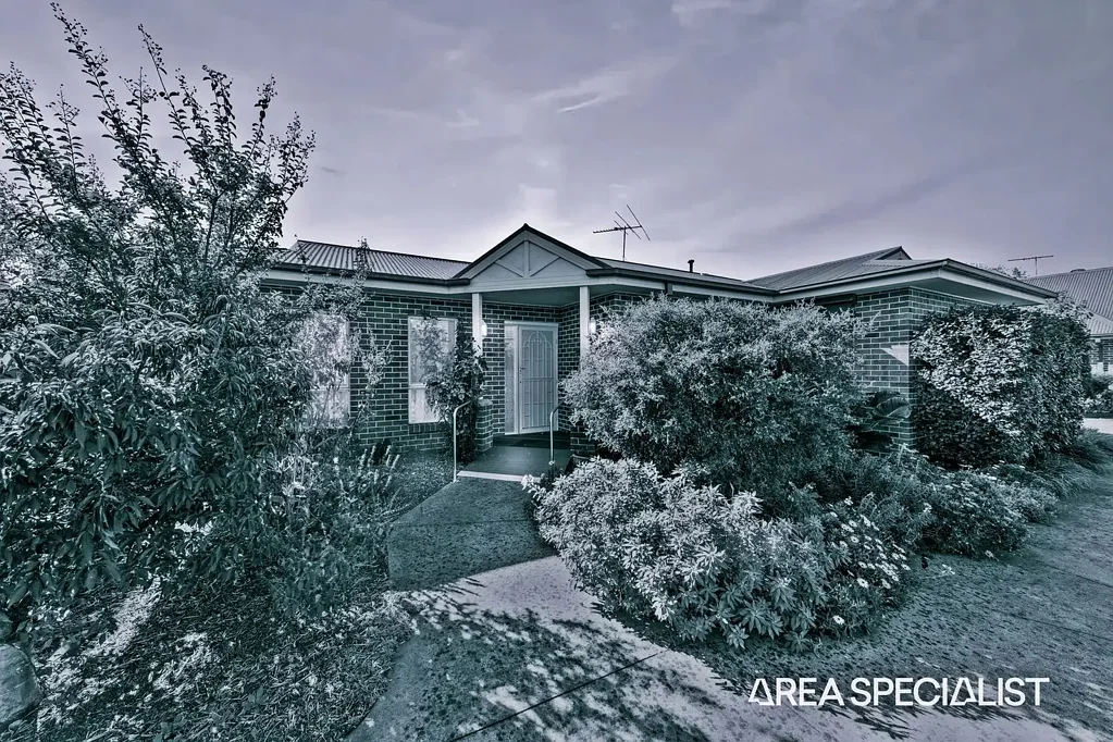 1/4 Henry Street, Pakenham, VIC 3810