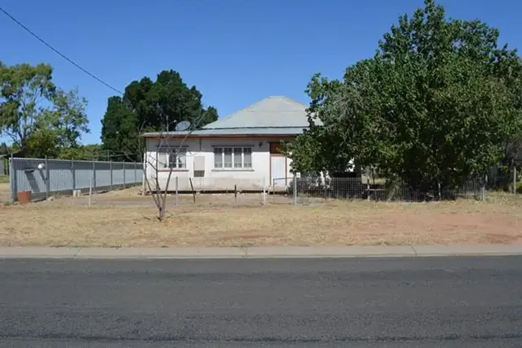 Barcaldine 3房  Great Value Home on Large Block - Room to Move, Space to Grow!