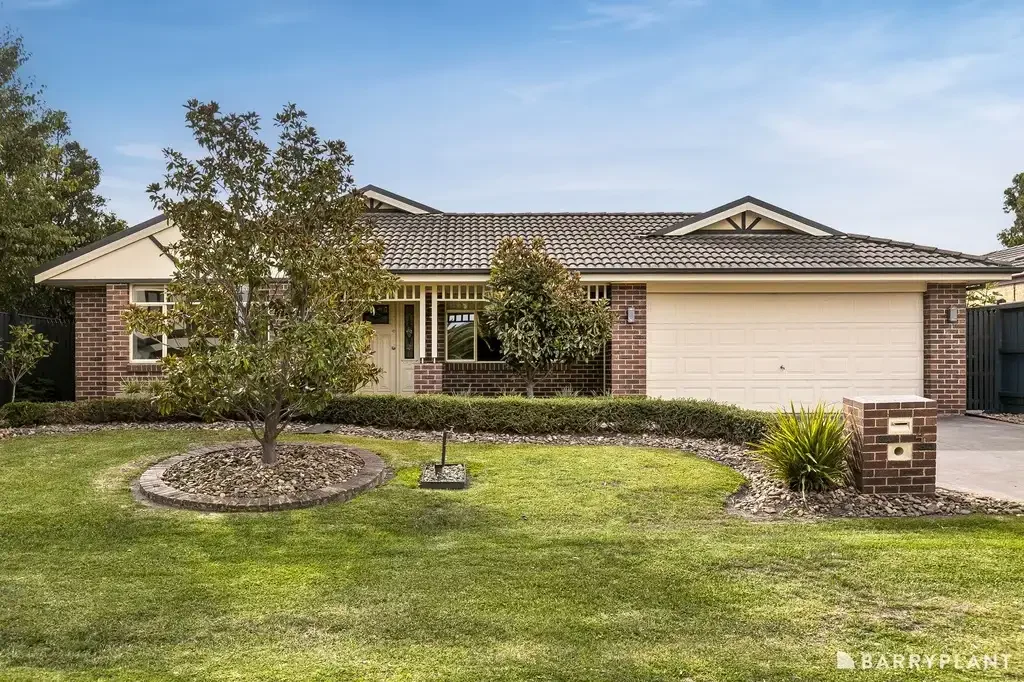 4 Riverglen Road, Berwick, VIC 3806