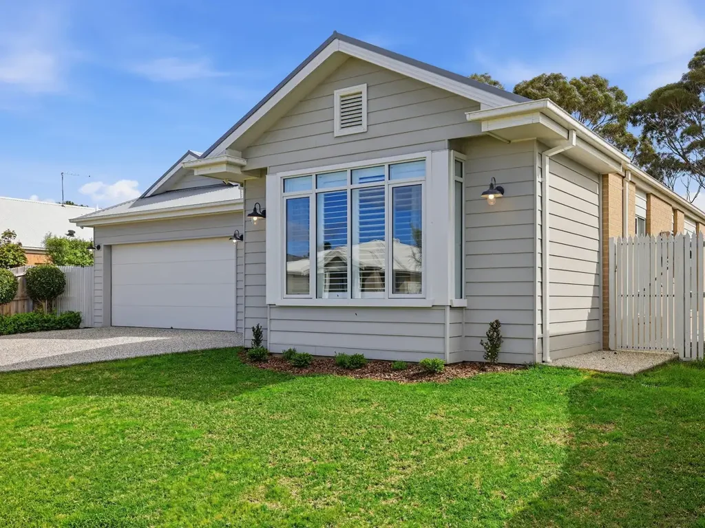 Newhaven 4कमरा Stylish, Modern Living with a Welcoming Coastal Feel